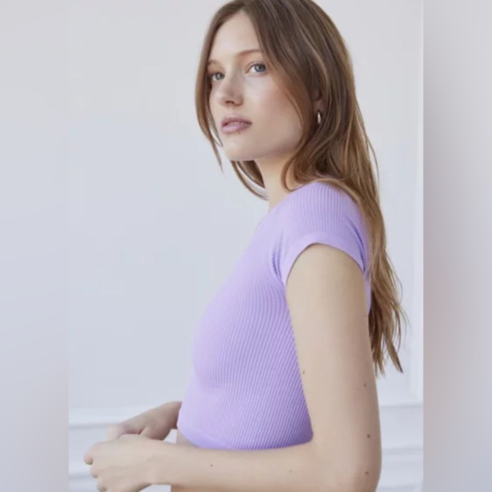 NWT Out From Under Everyday Seamless Ribbed Tee